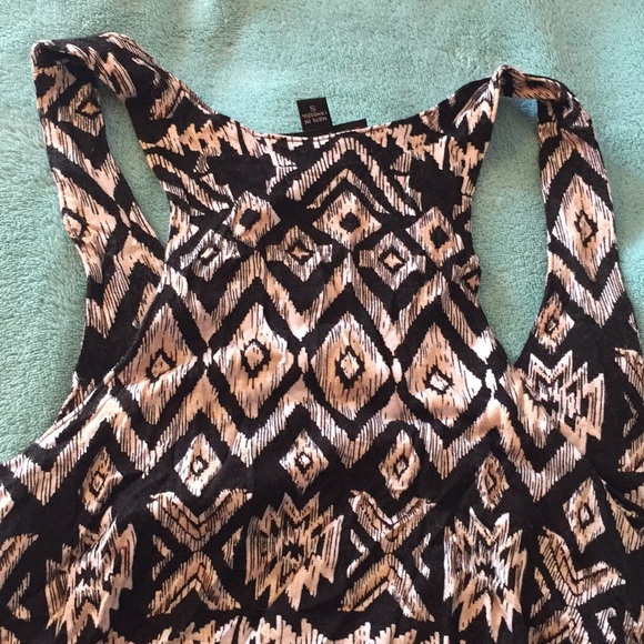 Black & white patter tank - Picture 4 of 4